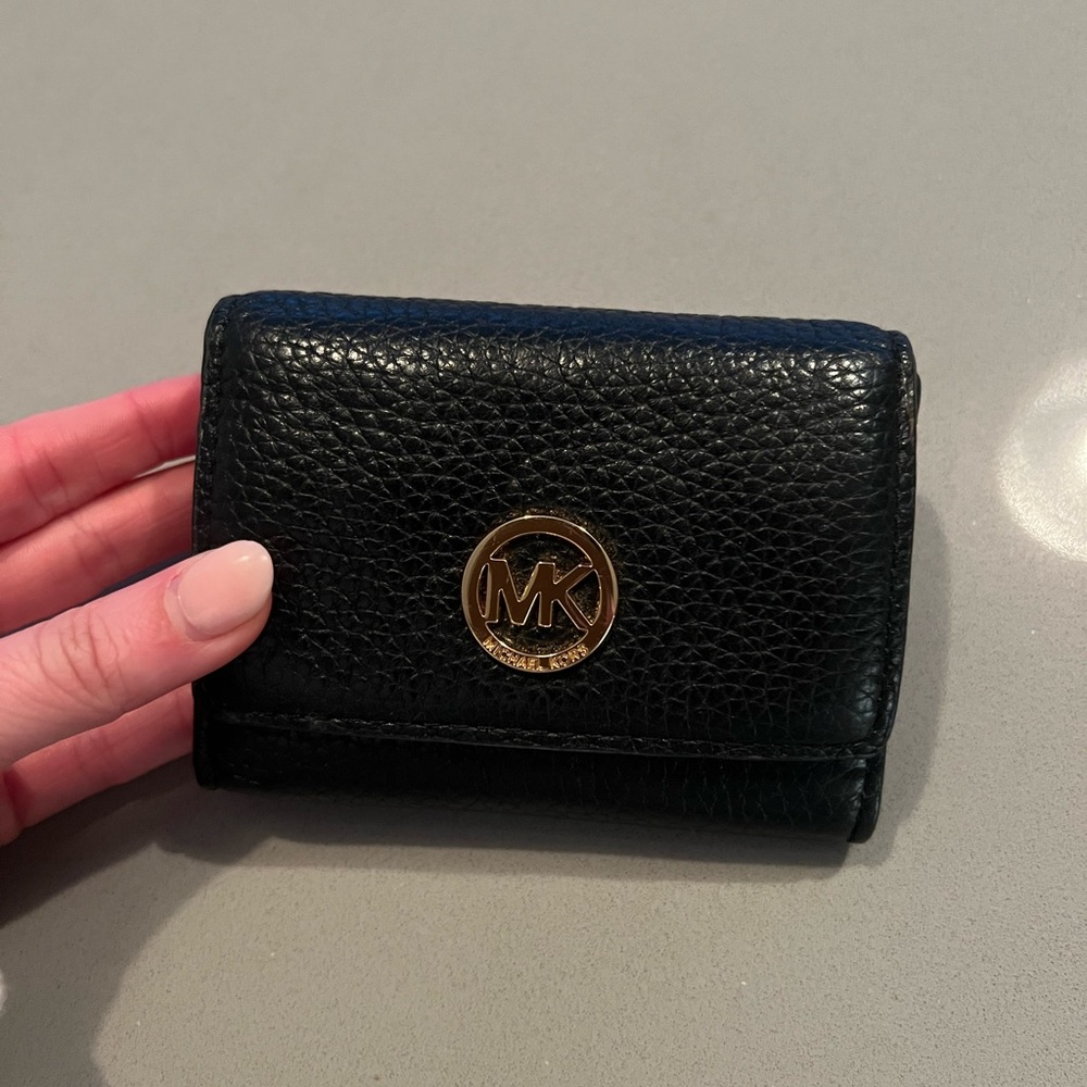 MICHAEL KORS change purse.